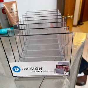 Makeup Palette organizer